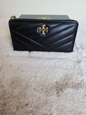 Tory Burch Kira Chevron Quilted Zip
Continental Wallet leather gold-tone T
